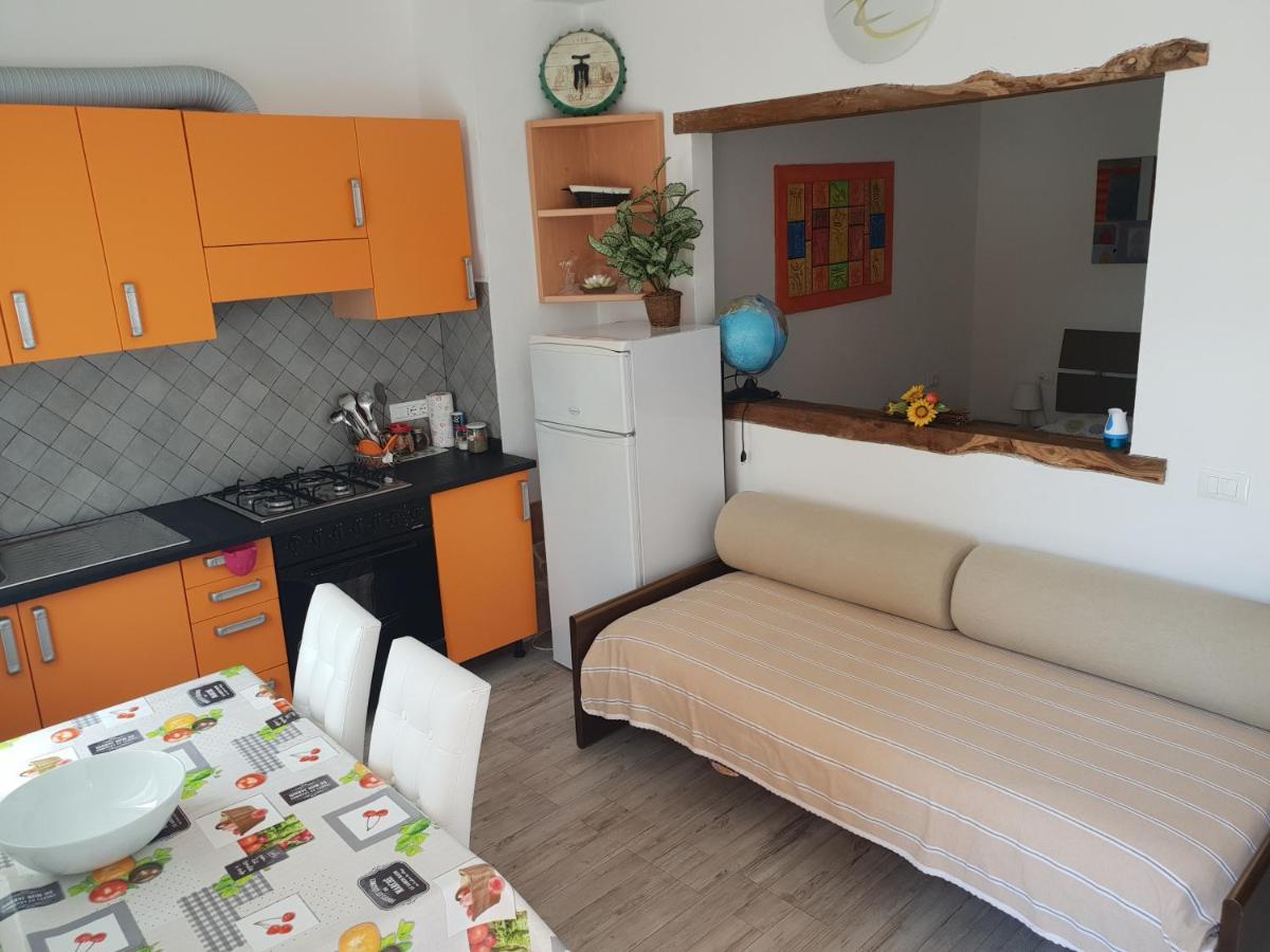 Casa Vacanze L'Agrifoglio Magliolo Exterior foto