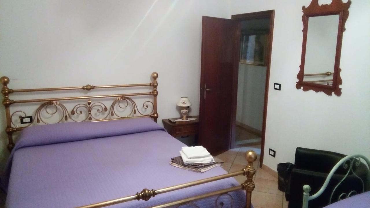 Casa Vacanze L'Agrifoglio Magliolo Exterior foto