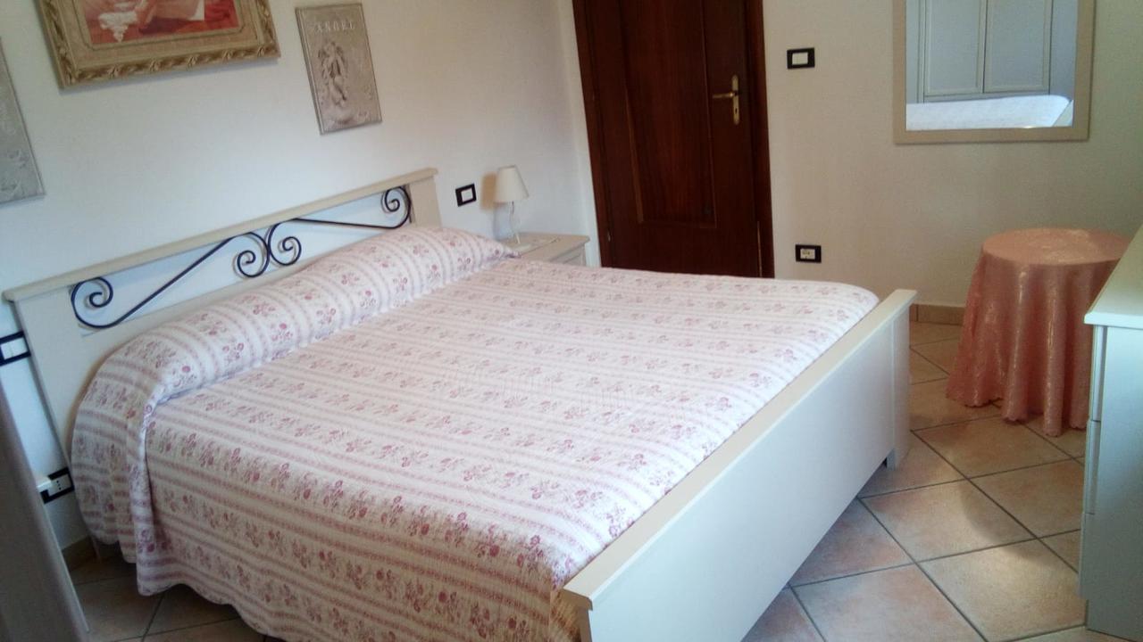 Casa Vacanze L'Agrifoglio Magliolo Exterior foto